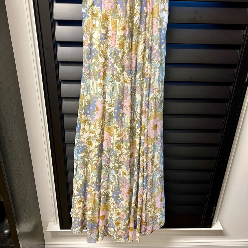 Floral Ruffle Maxi Dress - Picture 15 of 16